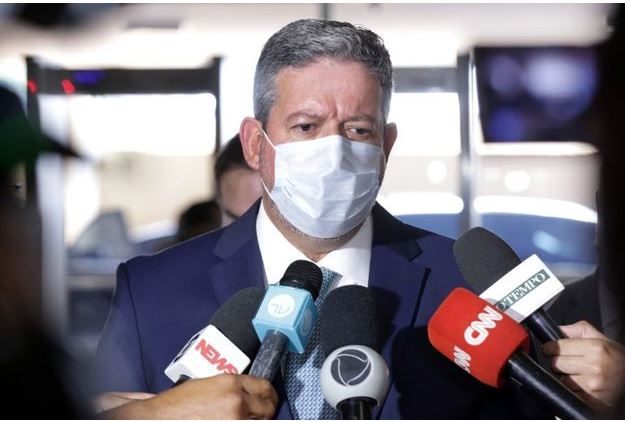 arthur lira volta reunioes presenciais